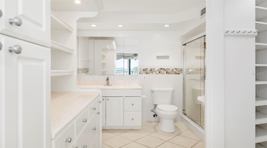 Sarasota, Florida 34242, 2 Bedroom Bedrooms, ,2 Bathroombathrooms,Residential,For Sale,Whispering Sands,0,Mfra4702889