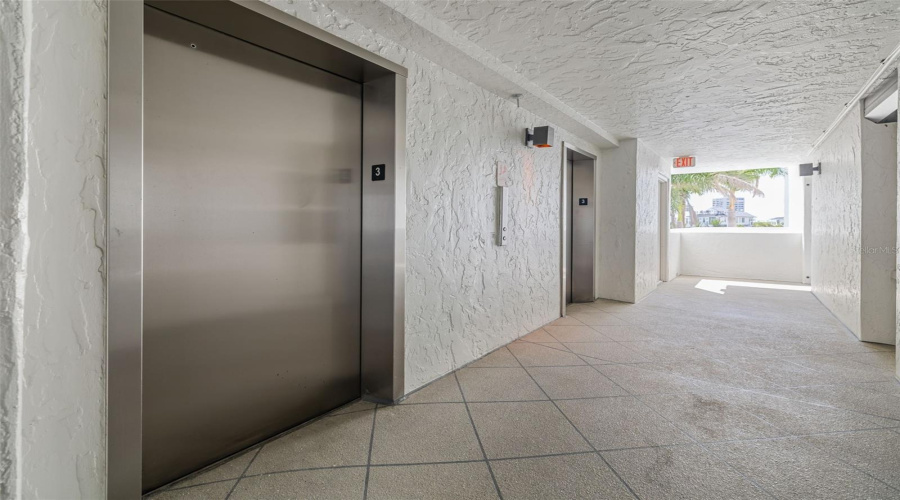 Sarasota, Florida 34242, 2 Bedroom Bedrooms, ,2 Bathroombathrooms,Residential,For Sale,Whispering Sands,0,Mfra4702889