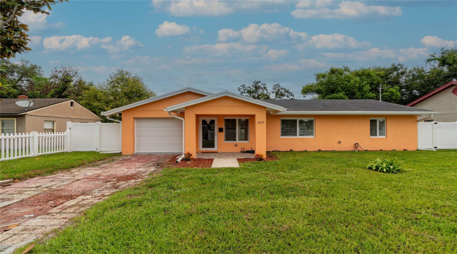 Orlando, Florida 32805, 3 Bedroom Bedrooms, ,2 Bathroombathrooms,Residential,For Sale,Mack,0,Mfro6428057