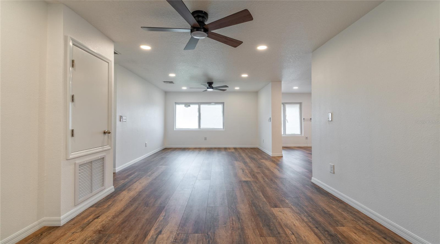 Orlando, Florida 32805, 3 Bedroom Bedrooms, ,2 Bathroombathrooms,Residential,For Sale,Mack,0,Mfro6428057