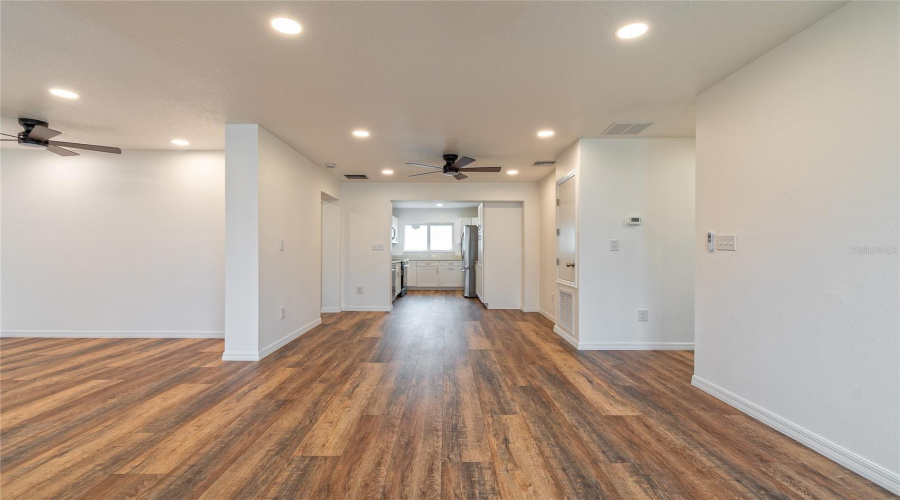 Orlando, Florida 32805, 3 Bedroom Bedrooms, ,2 Bathroombathrooms,Residential,For Sale,Mack,0,Mfro6428057