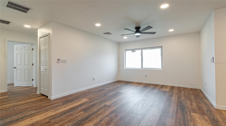 Orlando, Florida 32805, 3 Bedroom Bedrooms, ,2 Bathroombathrooms,Residential,For Sale,Mack,0,Mfro6428057