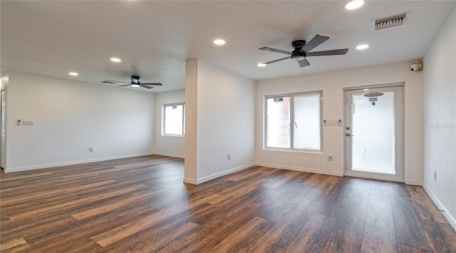 Orlando, Florida 32805, 3 Bedroom Bedrooms, ,2 Bathroombathrooms,Residential,For Sale,Mack,0,Mfro6428057