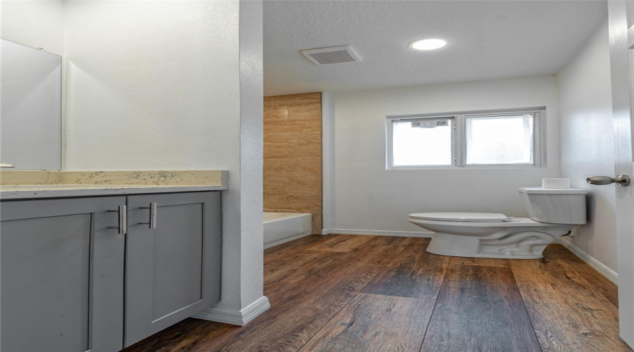 Orlando, Florida 32805, 3 Bedroom Bedrooms, ,2 Bathroombathrooms,Residential,For Sale,Mack,0,Mfro6428057
