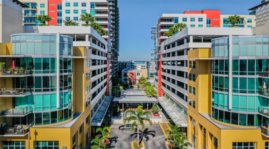 Tampa, Florida 33602, 2 Bedroom Bedrooms, ,2 Bathroombathrooms,Residential,For Sale,Kennedy,0,Mfrtb8528910