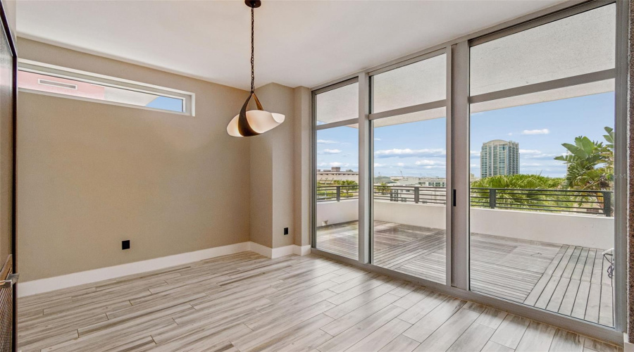 Tampa, Florida 33602, 2 Bedroom Bedrooms, ,2 Bathroombathrooms,Residential,For Sale,Kennedy,0,Mfrtb8528910