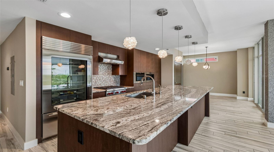 Tampa, Florida 33602, 2 Bedroom Bedrooms, ,2 Bathroombathrooms,Residential,For Sale,Kennedy,0,Mfrtb8528910