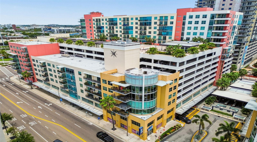 Tampa, Florida 33602, 2 Bedroom Bedrooms, ,2 Bathroombathrooms,Residential,For Sale,Kennedy,0,Mfrtb8528910