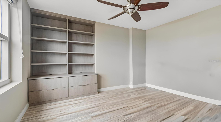 Tampa, Florida 33602, 2 Bedroom Bedrooms, ,2 Bathroombathrooms,Residential,For Sale,Kennedy,0,Mfrtb8528910