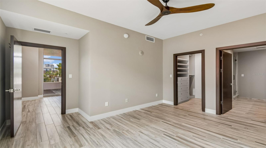 Tampa, Florida 33602, 2 Bedroom Bedrooms, ,2 Bathroombathrooms,Residential,For Sale,Kennedy,0,Mfrtb8528910