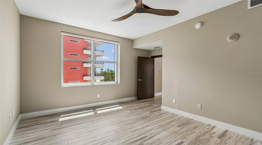 Tampa, Florida 33602, 2 Bedroom Bedrooms, ,2 Bathroombathrooms,Residential,For Sale,Kennedy,0,Mfrtb8528910