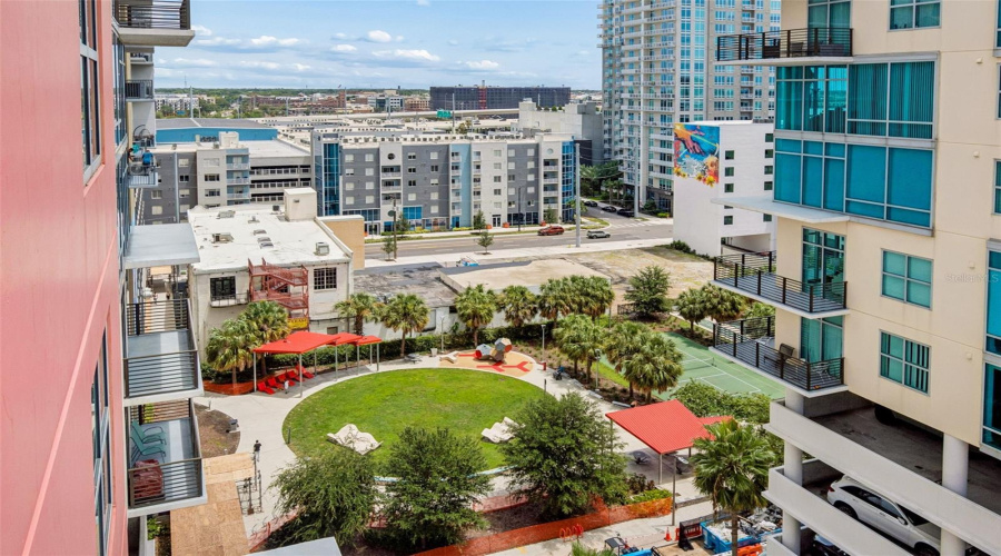 Tampa, Florida 33602, 2 Bedroom Bedrooms, ,2 Bathroombathrooms,Residential,For Sale,Kennedy,0,Mfrtb8528910