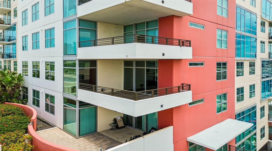 Tampa, Florida 33602, 2 Bedroom Bedrooms, ,2 Bathroombathrooms,Residential,For Sale,Kennedy,0,Mfrtb8528910