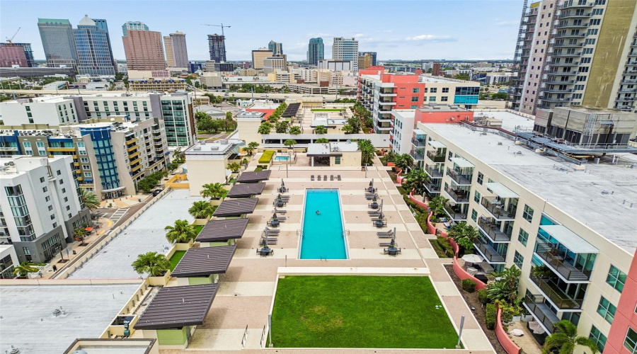 Tampa, Florida 33602, 2 Bedroom Bedrooms, ,2 Bathroombathrooms,Residential,For Sale,Kennedy,0,Mfrtb8528910