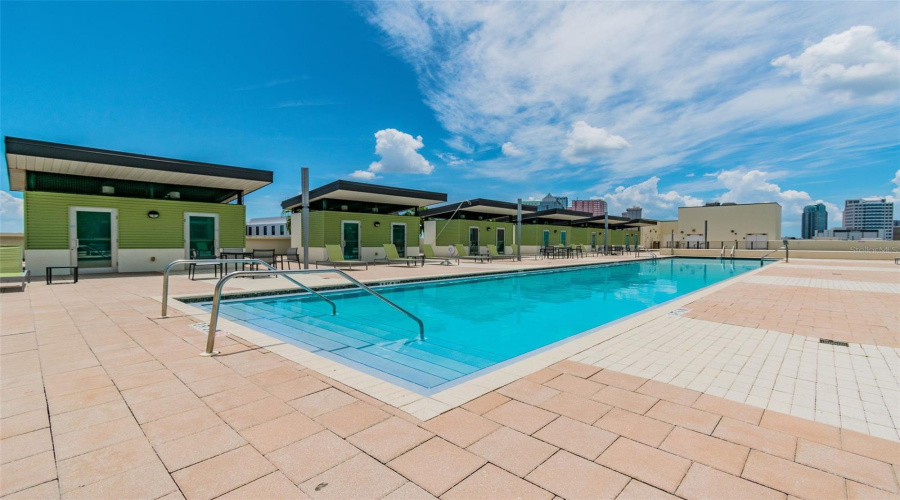 Tampa, Florida 33602, 2 Bedroom Bedrooms, ,2 Bathroombathrooms,Residential,For Sale,Kennedy,0,Mfrtb8528910
