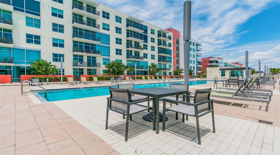 Tampa, Florida 33602, 2 Bedroom Bedrooms, ,2 Bathroombathrooms,Residential,For Sale,Kennedy,0,Mfrtb8528910