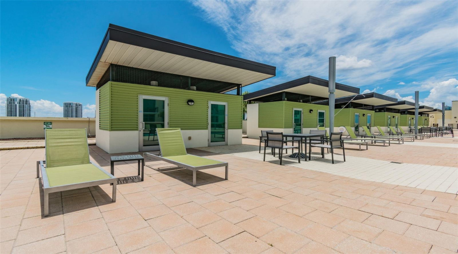 Tampa, Florida 33602, 2 Bedroom Bedrooms, ,2 Bathroombathrooms,Residential,For Sale,Kennedy,0,Mfrtb8528910