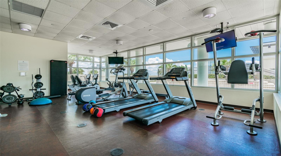 Tampa, Florida 33602, 2 Bedroom Bedrooms, ,2 Bathroombathrooms,Residential,For Sale,Kennedy,0,Mfrtb8528910