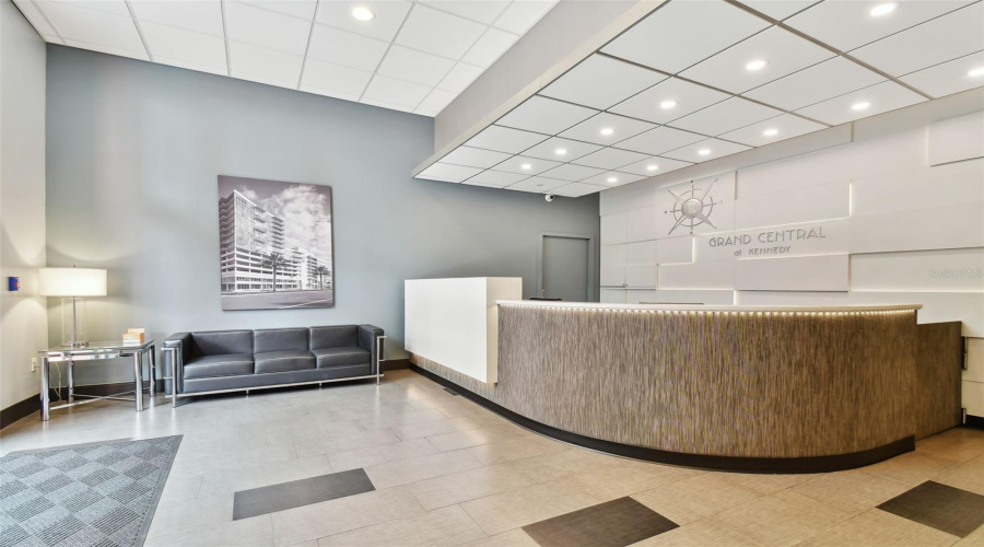 Tampa, Florida 33602, 2 Bedroom Bedrooms, ,2 Bathroombathrooms,Residential,For Sale,Kennedy,0,Mfrtb8528910