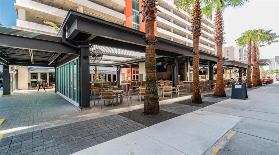 Tampa, Florida 33602, 2 Bedroom Bedrooms, ,2 Bathroombathrooms,Residential,For Sale,Kennedy,0,Mfrtb8528910