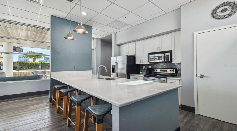 Tampa, Florida 33602, 2 Bedroom Bedrooms, ,2 Bathroombathrooms,Residential,For Sale,Kennedy,0,Mfrtb8528910