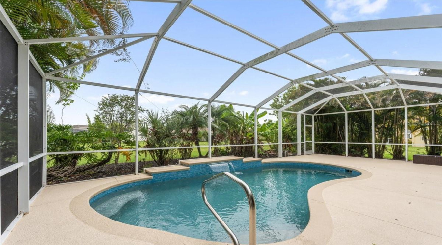 Parrish, Florida 34219, 3 Bedroom Bedrooms, ,2 Bathroombathrooms,Residential,For Sale,56Th Street,0,Mfra4696084