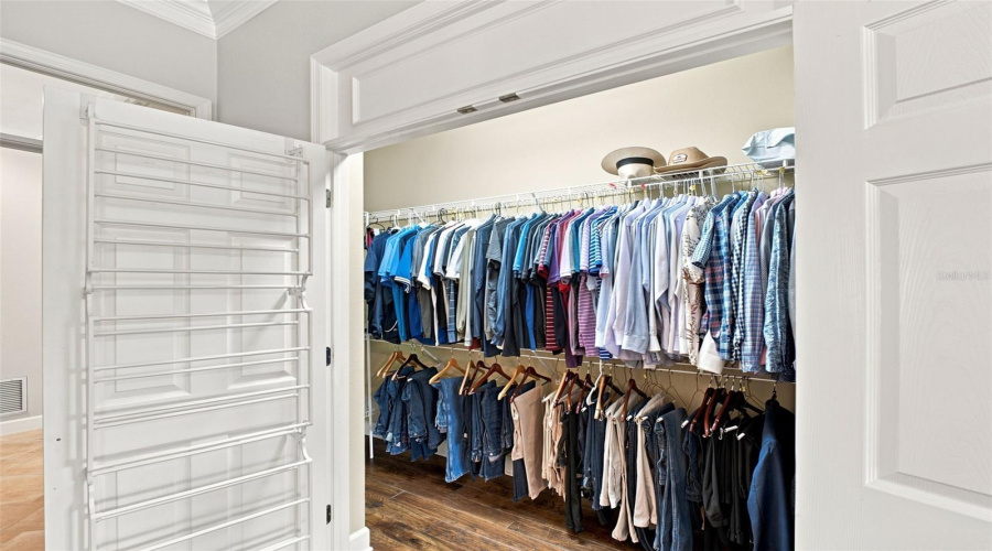 His/Hers Closet 1