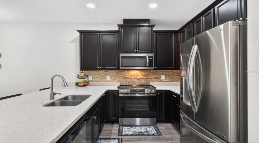 Kissimmee, Florida 34741, 3 Bedroom Bedrooms, ,2 Bathroombathrooms,Residential,For Sale,Fassona,0,Mfro6415528