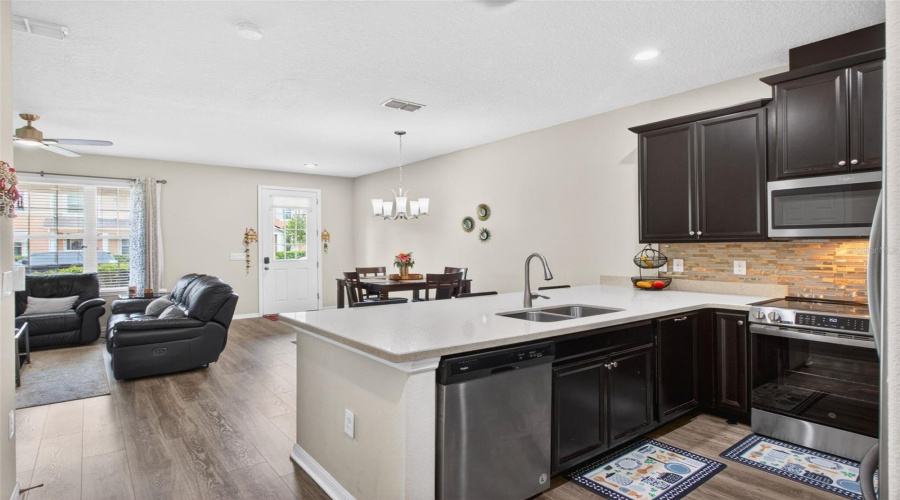 Kissimmee, Florida 34741, 3 Bedroom Bedrooms, ,2 Bathroombathrooms,Residential,For Sale,Fassona,0,Mfro6415528