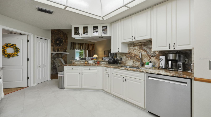 Land O Lakes, Florida 34639, 4 Bedroom Bedrooms, ,2 Bathroombathrooms,Residential,For Sale,Pine Lake,0,Mfrtb8532404