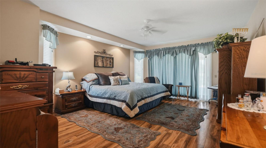 Land O Lakes, Florida 34639, 4 Bedroom Bedrooms, ,2 Bathroombathrooms,Residential,For Sale,Pine Lake,0,Mfrtb8532404