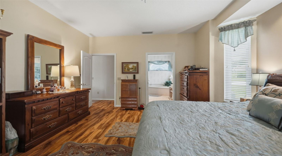 Land O Lakes, Florida 34639, 4 Bedroom Bedrooms, ,2 Bathroombathrooms,Residential,For Sale,Pine Lake,0,Mfrtb8532404