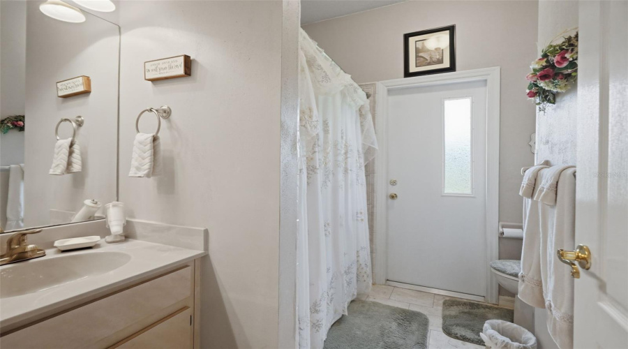 Land O Lakes, Florida 34639, 4 Bedroom Bedrooms, ,2 Bathroombathrooms,Residential,For Sale,Pine Lake,0,Mfrtb8532404