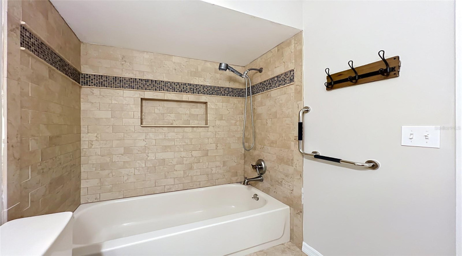 Winter Springs, Florida 32708, 3 Bedroom Bedrooms, ,2 Bathroombathrooms,Residential,For Sale,Winged Foot,0,Mfro6435377