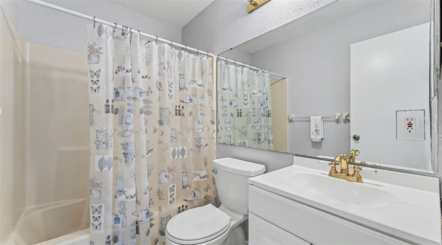Lakeland, Florida 33810, 2 Bedroom Bedrooms, ,2 Bathroombathrooms,Residential,For Sale,Grand Cypress,0,Mfrl4964417
