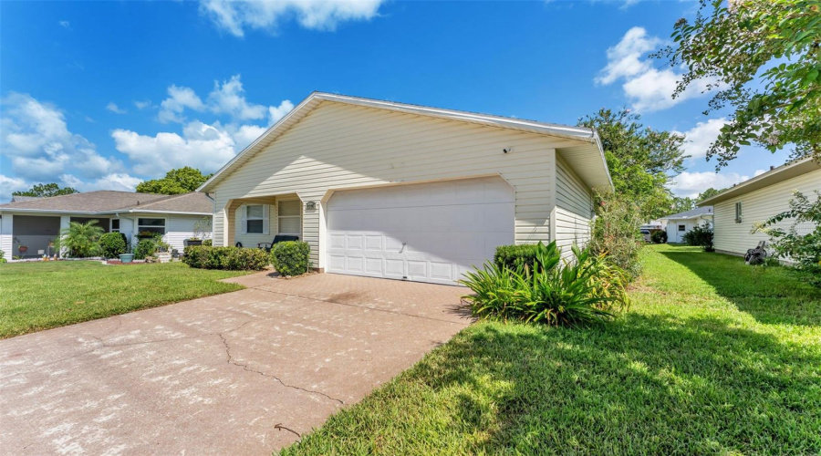 Lakeland, Florida 33810, 2 Bedroom Bedrooms, ,2 Bathroombathrooms,Residential,For Sale,Grand Cypress,0,Mfrl4964417