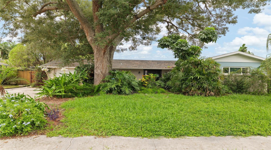 Tampa, Florida 33615, 3 Bedroom Bedrooms, ,2 Bathroombathrooms,Residential,For Sale,Flagstone,0,Mfrtb8536891