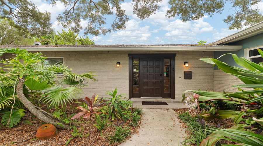 Tampa, Florida 33615, 3 Bedroom Bedrooms, ,2 Bathroombathrooms,Residential,For Sale,Flagstone,0,Mfrtb8536891