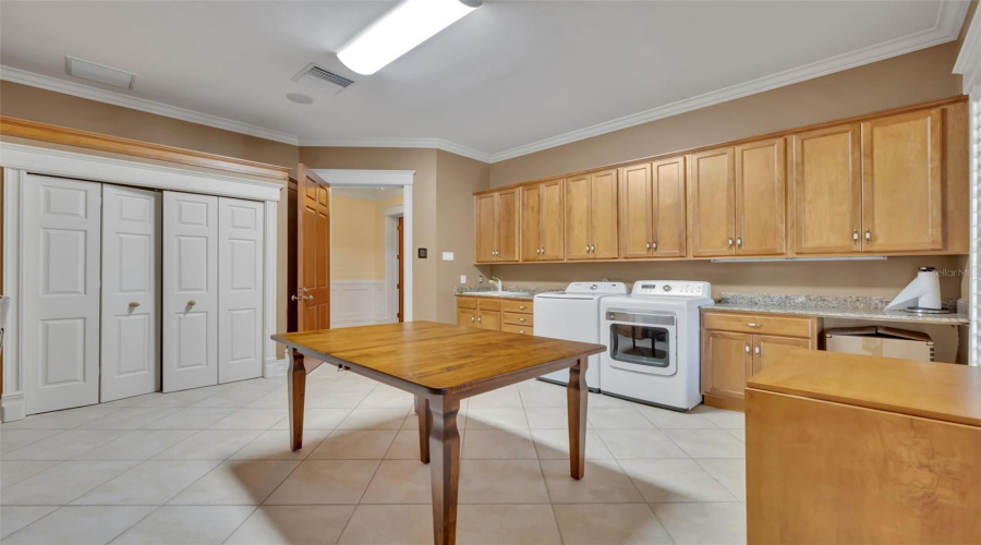 Orlando, Florida 32836, 5 Bedroom Bedrooms, ,5 Bathroombathrooms,Residential,For Sale,Kilgore,0,Mfro6339007