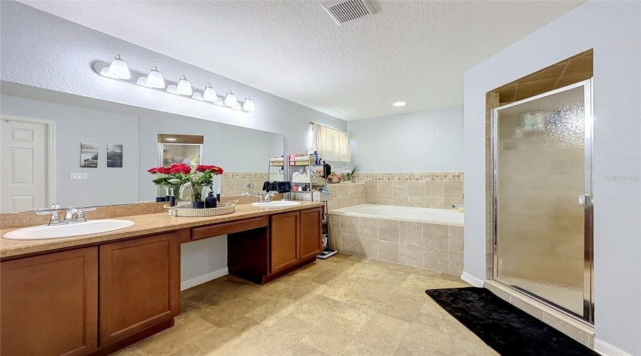 Winter Haven, Florida 33881, 4 Bedroom Bedrooms, ,2 Bathroombathrooms,Residential,For Sale,Fieldstone,0,Mfro6436054