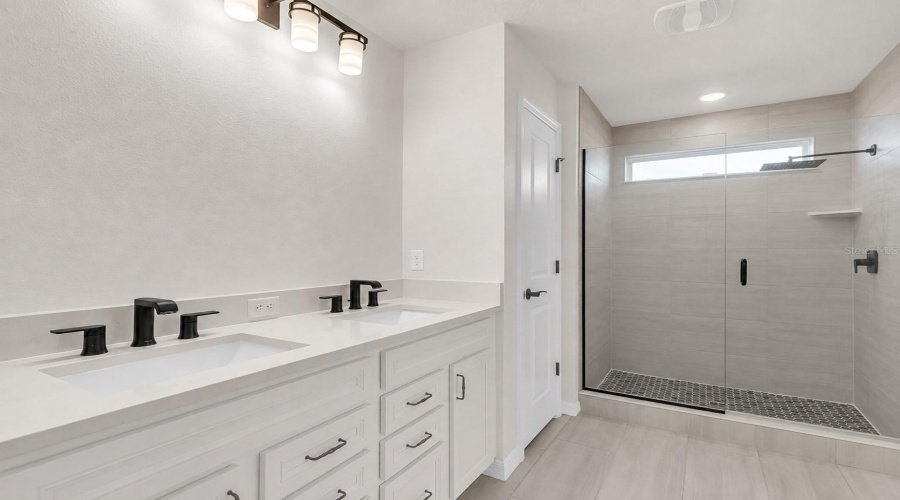 Orlando, Florida 32829, 3 Bedroom Bedrooms, ,2 Bathroombathrooms,Residential,For Sale,Wooden Pine,0,Mfrom730306