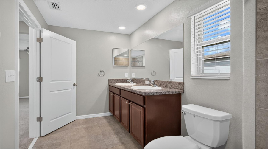 Tampa, Florida 33619, 2 Bedroom Bedrooms, ,2 Bathroombathrooms,Residential,For Sale,Ginger Lily,0,Mfrtb8532849