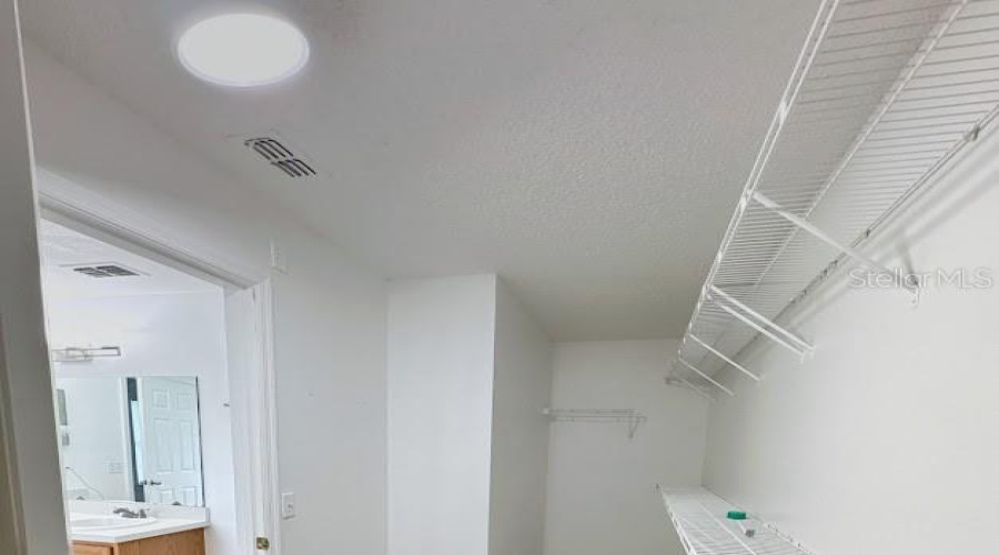 Kissimmee, Florida 34744, 4 Bedroom Bedrooms, ,2 Bathroombathrooms,Residential,For Sale,Bearing,0,Mfro6428655