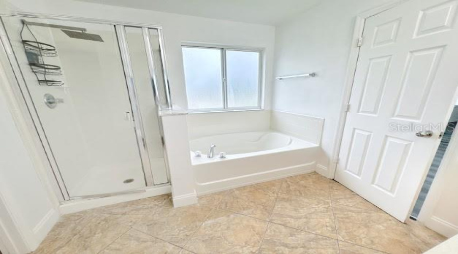 Kissimmee, Florida 34744, 4 Bedroom Bedrooms, ,2 Bathroombathrooms,Residential,For Sale,Bearing,0,Mfro6428655