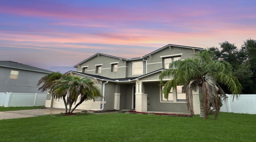 Kissimmee, Florida 34744, 4 Bedroom Bedrooms, ,2 Bathroombathrooms,Residential,For Sale,Bearing,0,Mfro6428655