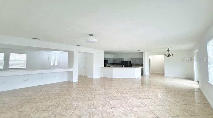Kissimmee, Florida 34744, 4 Bedroom Bedrooms, ,2 Bathroombathrooms,Residential,For Sale,Bearing,0,Mfro6428655