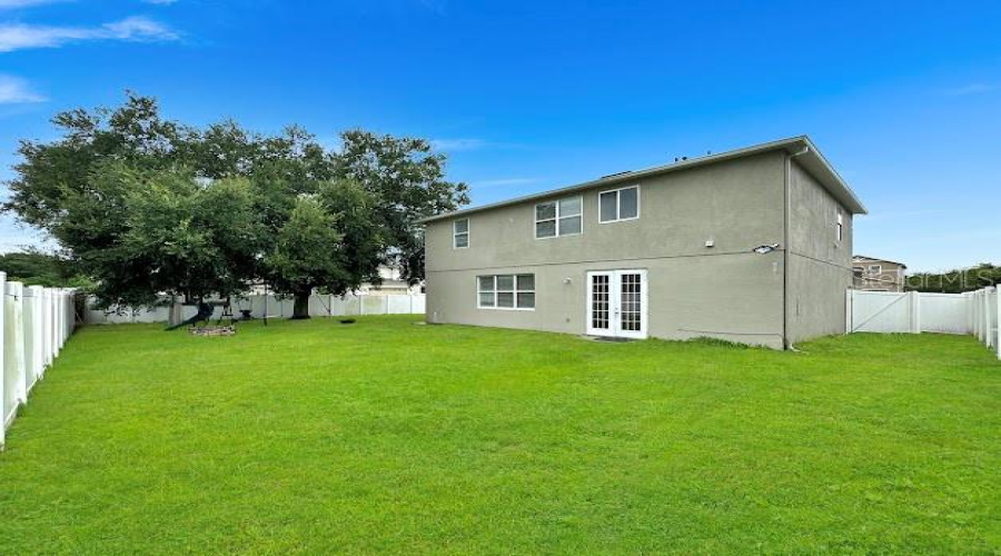 Kissimmee, Florida 34744, 4 Bedroom Bedrooms, ,2 Bathroombathrooms,Residential,For Sale,Bearing,0,Mfro6428655