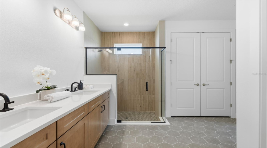Apopka, Florida 32703, 3 Bedroom Bedrooms, ,2 Bathroombathrooms,Residential,For Sale,Stonecliff,0,Mfro6424388