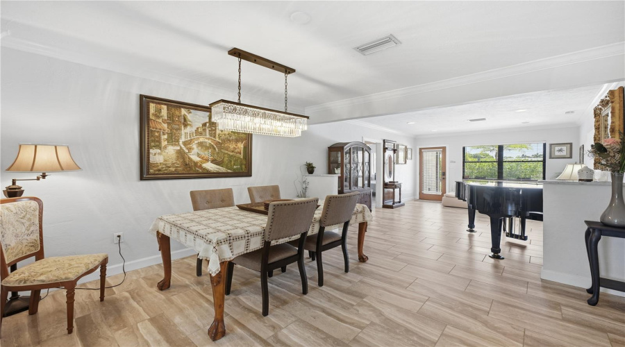 Sarasota, Florida 34234, 3 Bedroom Bedrooms, ,3 Bathroombathrooms,Residential,For Sale,Remington,0,Mfra4702395