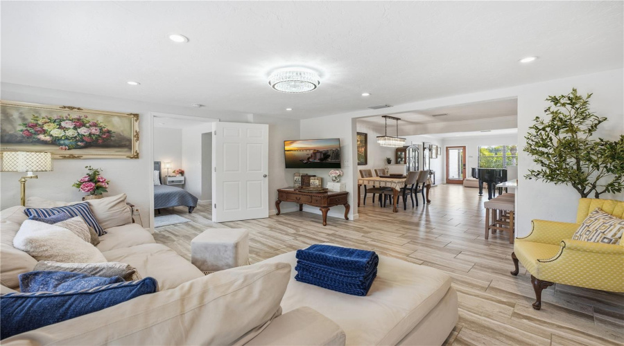 Sarasota, Florida 34234, 3 Bedroom Bedrooms, ,3 Bathroombathrooms,Residential,For Sale,Remington,0,Mfra4702395